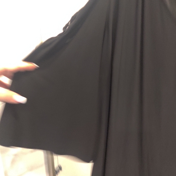 Cold shoulder dress - Picture 2 of 4